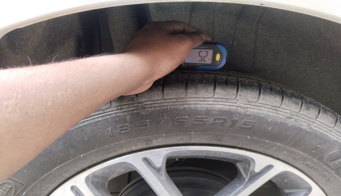 2017 Maruti Dzire VXI, Petrol, Manual, 27,271 km, tyre