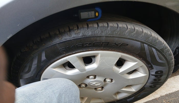 2013 Hyundai i20 MAGNA 1.2, Petrol, Manual, 42,198 km, tyre