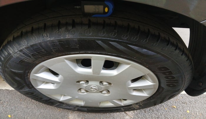 2013 Hyundai i20 MAGNA 1.2, Petrol, Manual, 42,198 km, tyre