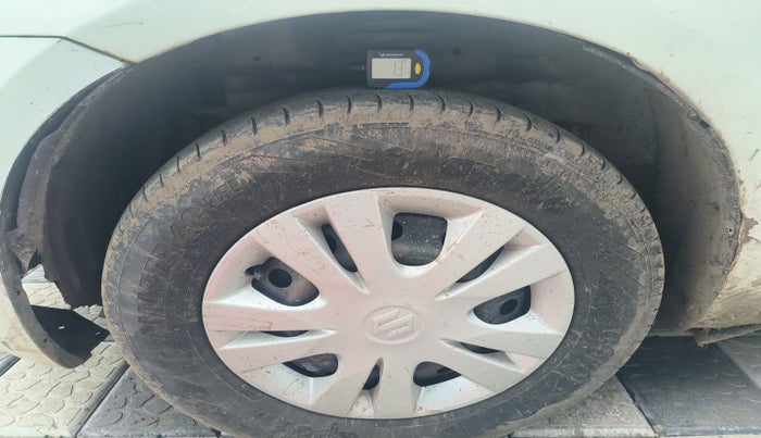 2013 Maruti Swift VDI, Diesel, Manual, 2,18,623 km, tyre