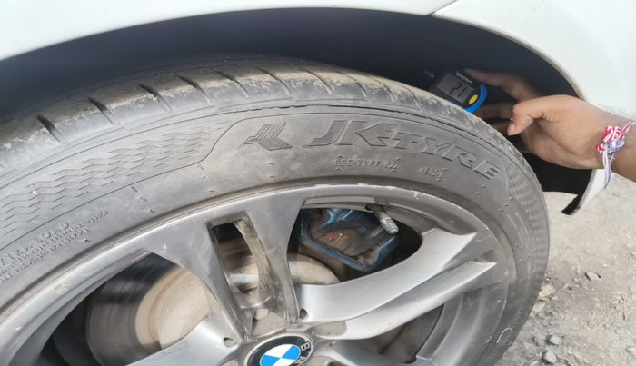 2011 BMW 5 Series 530D 3.0, Diesel, Automatic, 1,17,559 km, tyre