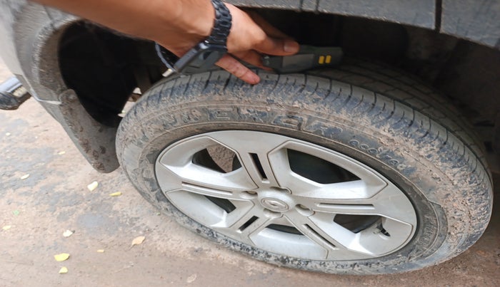 2022 Renault Kiger RXT MT, Petrol, Manual, 2,10,000 km, tyre