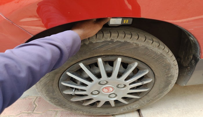 2014 Maruti Alto 800 LXI, Petrol, Manual, 1,23,610 km, tyre