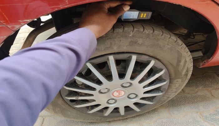 2014 Maruti Alto 800 LXI, Petrol, Manual, 1,23,610 km, tyre