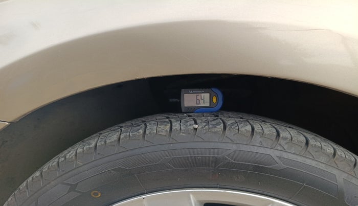 2016 Volkswagen Vento HIGHLINE 1.5 AT, Diesel, Automatic, 1,79,770 km, tyre