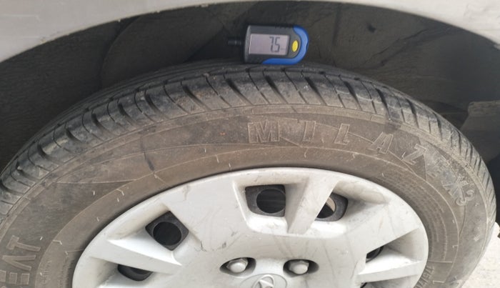 2013 Hyundai i20 MAGNA (O) 1.4 CRDI, Diesel, Manual, 1,21,487 km, tyre
