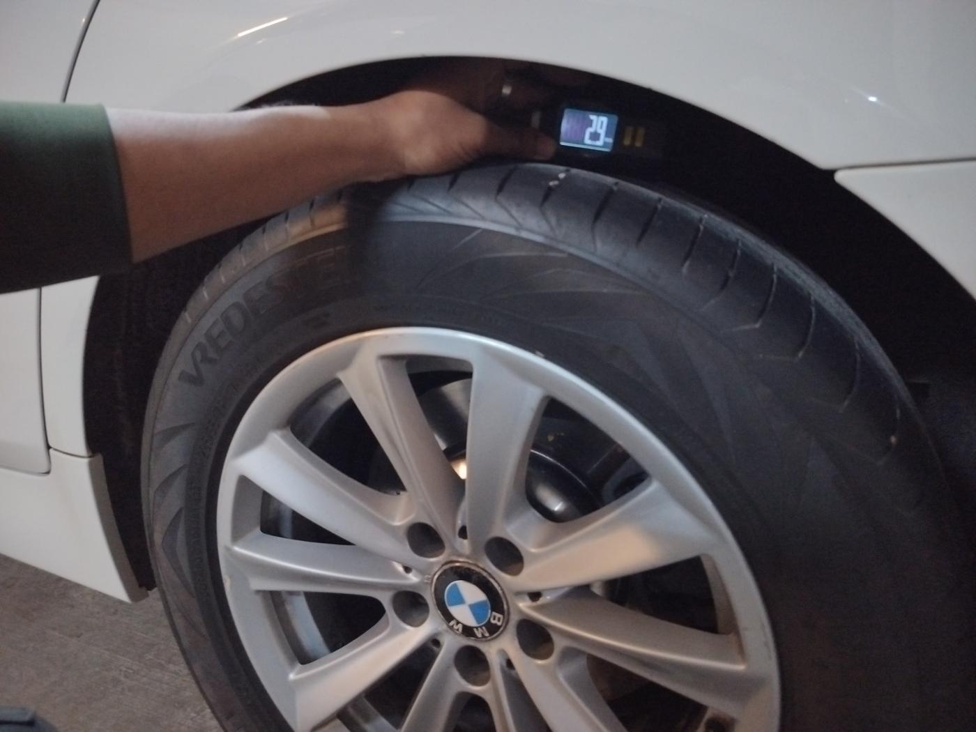 2012 BMW 5 Series 525D, Diesel, Automatic, 1,90,000 km, tyre