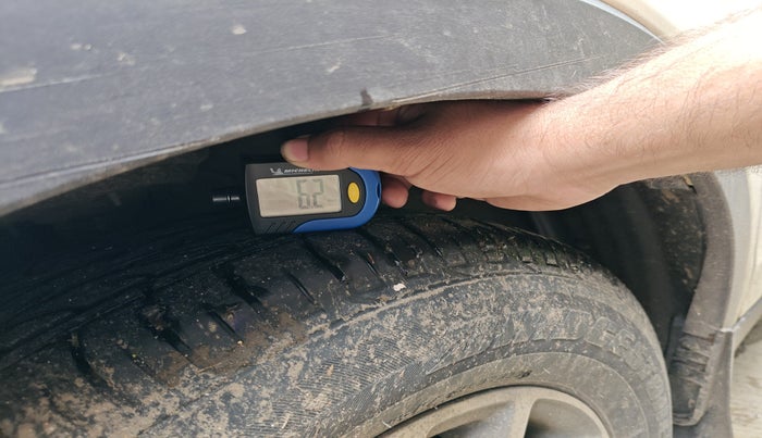 2023 Mahindra XUV300 W8 (O) 1.2 PETROL AMT, Petrol, Automatic, 17,550 km, tyre