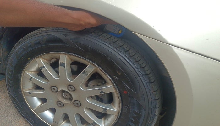 2007 Hyundai Verna VGT CRDI 1.5, Diesel, Manual, 2,16,419 km, tyre