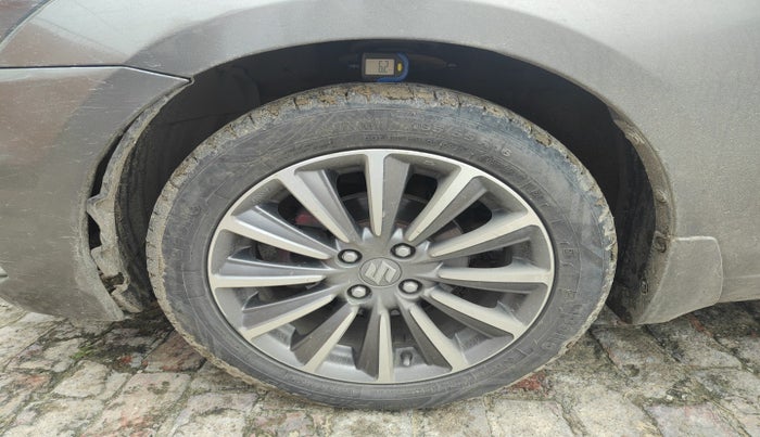 2021 Maruti Ciaz ALPHA 1.5 SHVS PETROL, Petrol, Manual, 83,221 km, tyre