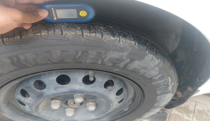 2011 Hyundai i20 MAGNA 1.2, Petrol, Manual, 75,888 km, tyre