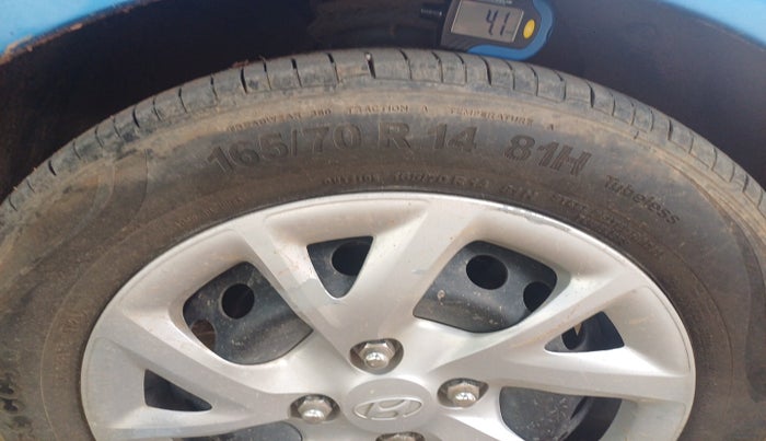 2017 Hyundai Grand i10 SPORTZ (O) 1.2 KAPPA VTVT, Petrol, Manual, 69,805 km, tyre