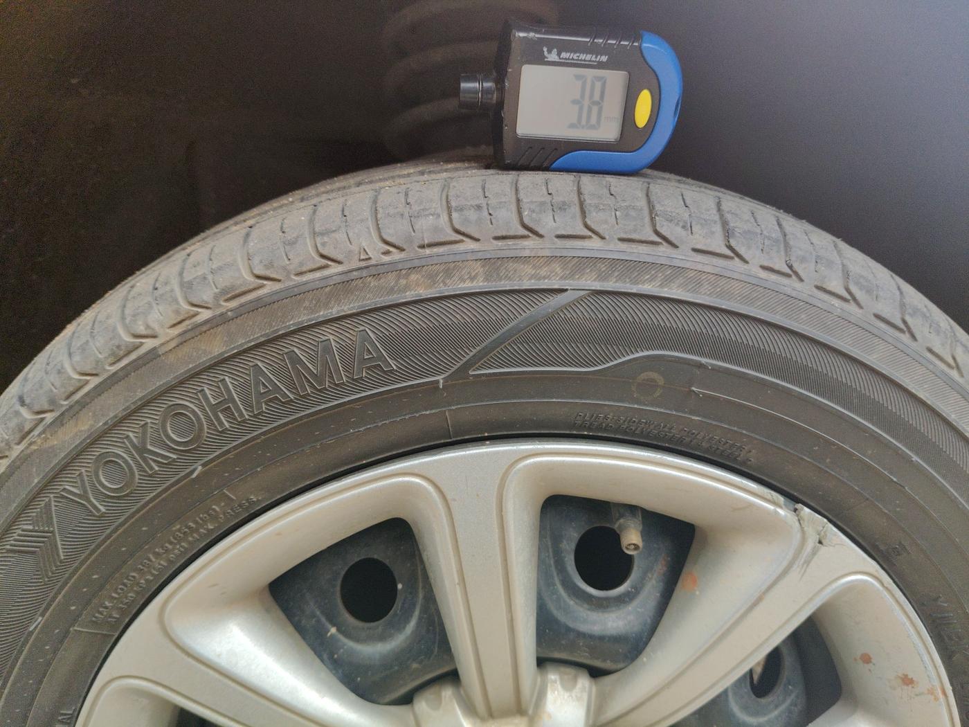 2015 Mahindra E2O T2, Electric, Automatic, 51,135 km, tyre