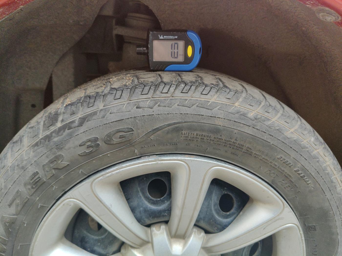2015 Mahindra E2O T2, Electric, Automatic, 51,135 km, tyre