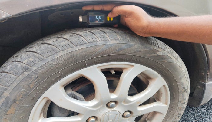 2013 Honda Amaze 1.2L I-VTEC VX AT, Petrol, Automatic, 50,900 km, tyre