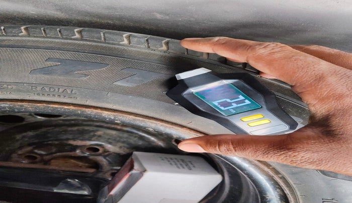 2013 Honda Amaze 1.2L I-VTEC VX AT, Petrol, Automatic, 50,900 km, tyre