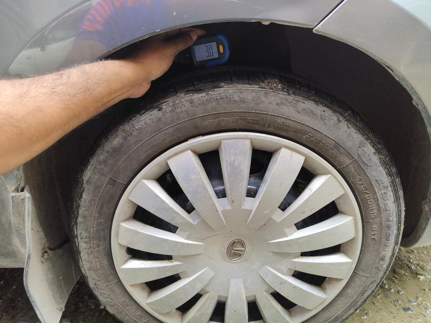 2010 Tata Manza AURA SAFIRE, Petrol, Manual, 1,08,504 km, tyre