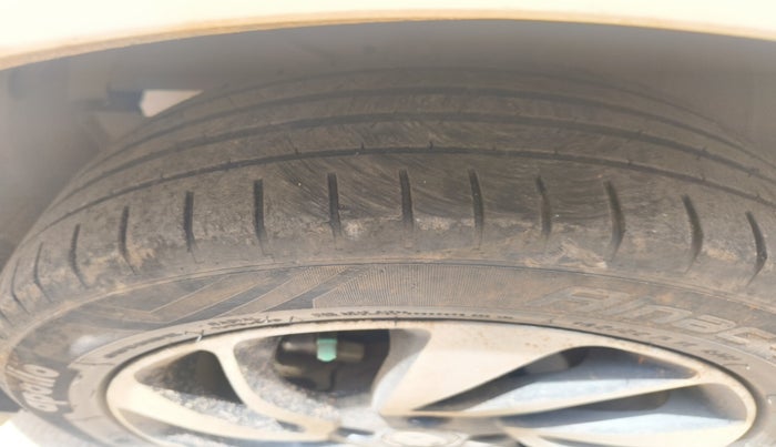 2021 Toyota Glanza V, Petrol, Manual, 73,852 km, tyre