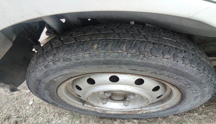 2013 Maruti Wagon R 1.0 LXI, Petrol, Manual, 68,161 km, tyre
