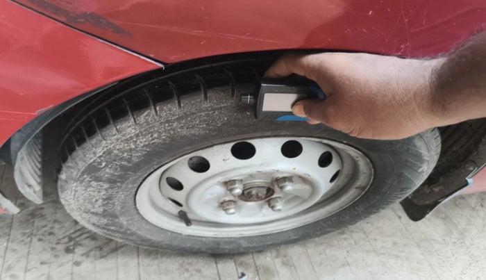 2013 Hyundai Eon ERA +, Petrol, Manual, 83,800 km, tyre