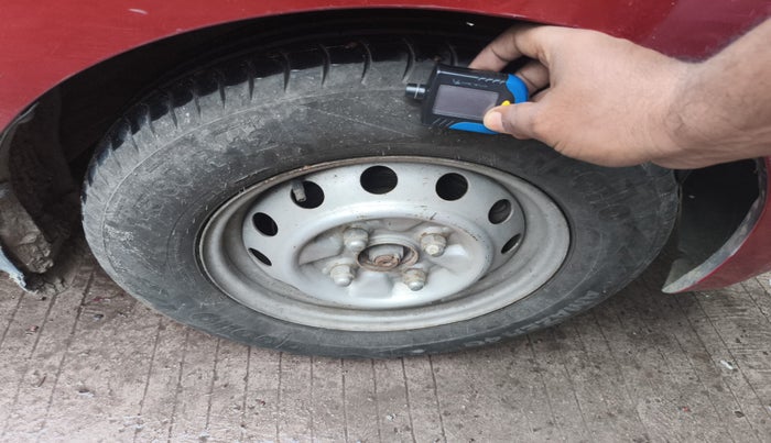 2013 Hyundai Eon ERA +, Petrol, Manual, 83,800 km, tyre