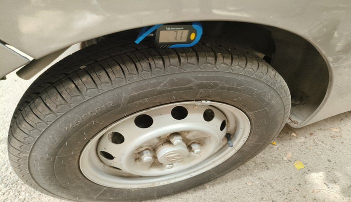 2013 Hyundai Eon ERA +, Petrol, Manual, 1,33,234 km, tyre