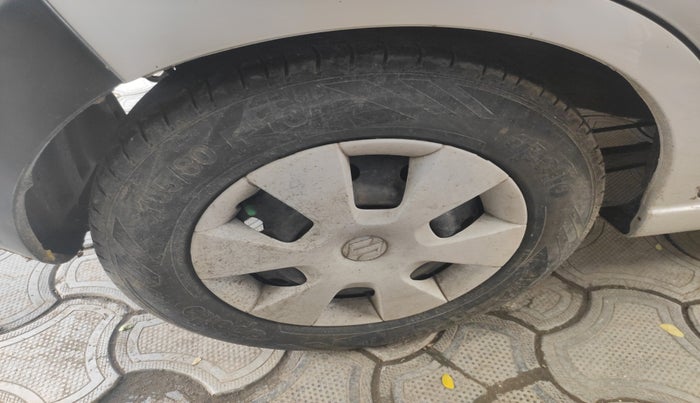 2010 Maruti A Star VXI, Petrol, Manual, 1,80,954 km, tyre