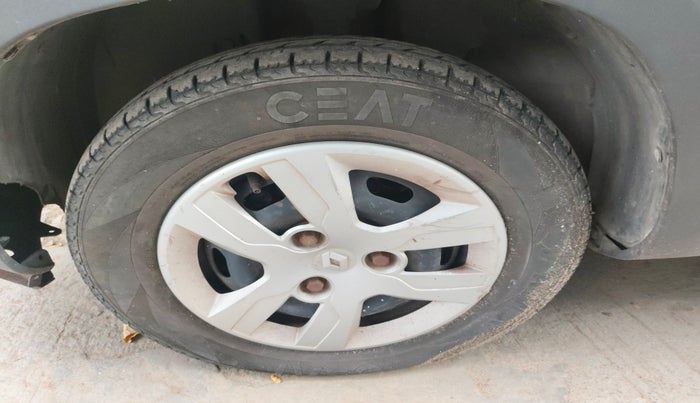 2017 Renault Kwid RXL, Petrol, Manual, 57,400 km, tyre