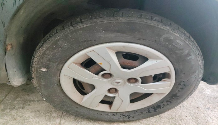 2017 Renault Kwid RXL, Petrol, Manual, 57,400 km, tyre