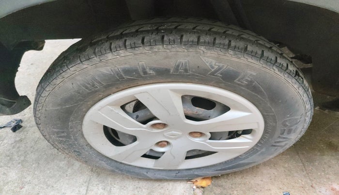 2017 Renault Kwid RXL, Petrol, Manual, 57,400 km, tyre