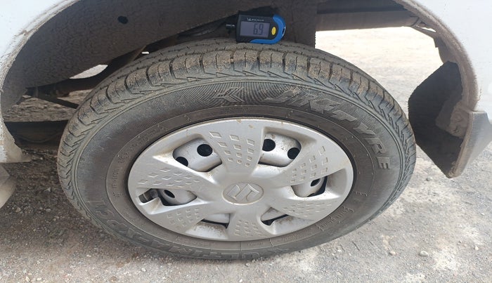 2025 Maruti Eeco 5 STR AC CNG, Petrol, Manual, 4,103 km, tyre