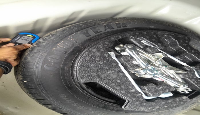 2018 Maruti Ciaz ALPHA  AT 1.4  PETROL, Petrol, Automatic, 1,02,059 km, tyre