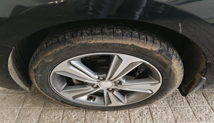 2018 Hyundai Verna 1.6 VTVT SX O, Petrol, Manual, 1,15,088 km, tyre