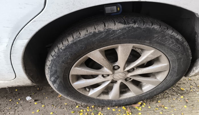 2014 Maruti Ertiga ZDI, Diesel, Manual, 2,10,325 km, tyre