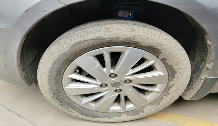 2015 Maruti Swift ZXI, Petrol, Manual, 84,139 km, tyre