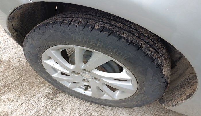 2012 Maruti Swift ZXI, Petrol, Manual, 1,31,318 km, tyre
