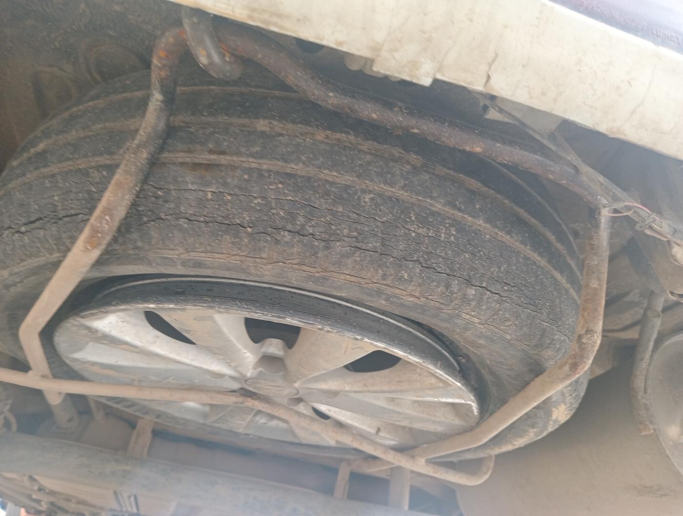 2012 Maruti Ertiga ZDI, Diesel, Manual, 1,32,483 km, tyre
