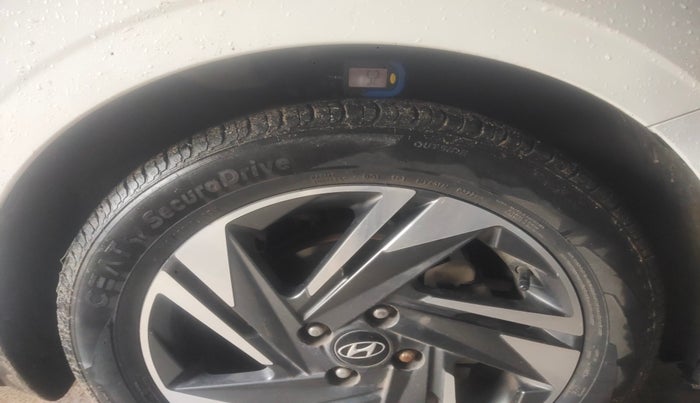 2022 Hyundai NEW I20 ASTA (O) 1.2 MT, Petrol, Manual, 71,398 km, tyre