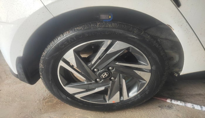 2022 Hyundai NEW I20 ASTA (O) 1.2 MT, Petrol, Manual, 71,398 km, tyre