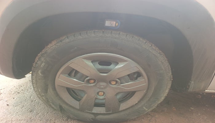 2018 Renault Kwid RXT 1.0 (O), Petrol, Manual, 13,588 km, tyre