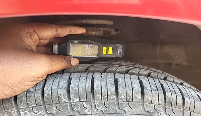 2012 Maruti Swift VXI, Petrol, Manual, 68,107 km, tyre