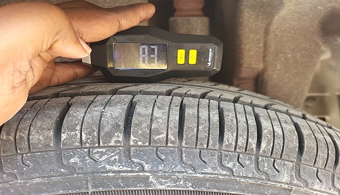 2012 Maruti Swift VXI, Petrol, Manual, 68,107 km, tyre