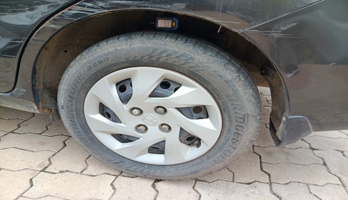 2015 Honda Amaze 1.5L I-DTEC S, Diesel, Manual, 1,10,007 km, tyre
