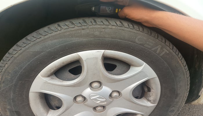 2011 Hyundai Accent EXECUTIVE, Petrol, Manual, 1,27,645 km, tyre