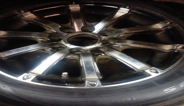 2011 Maruti Swift VXI, Petrol, Manual, 1,25,978 km, tyre