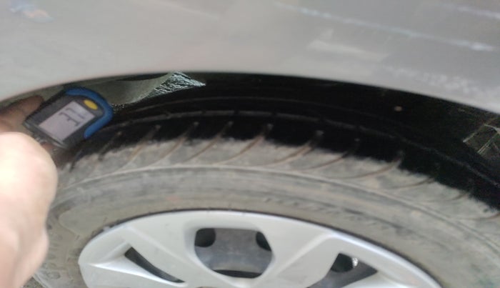 2014 Hyundai Eon 1.0 MAGNA +, Petrol, Manual, 21,497 km, tyre