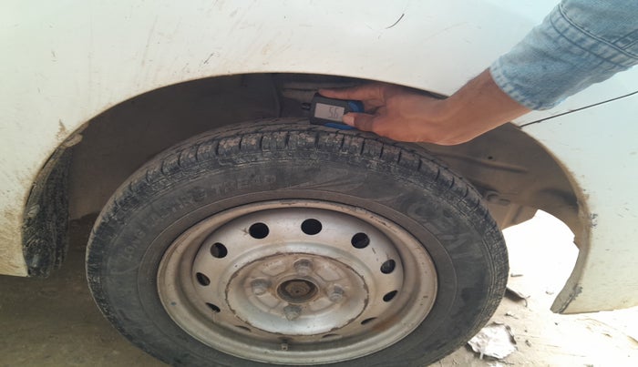 2012 Maruti Wagon R 1.0 LXI LPG, Petrol, Manual, 1,03,391 km, tyre