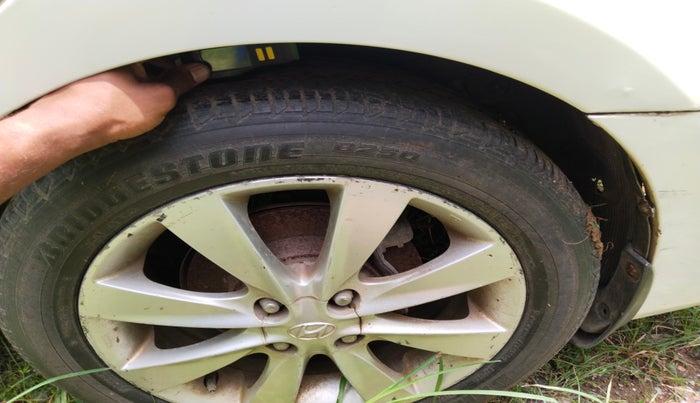 2011 Hyundai Verna FLUIDIC 1.6 VTVT SX, Petrol, Manual, 82,169 km, tyre