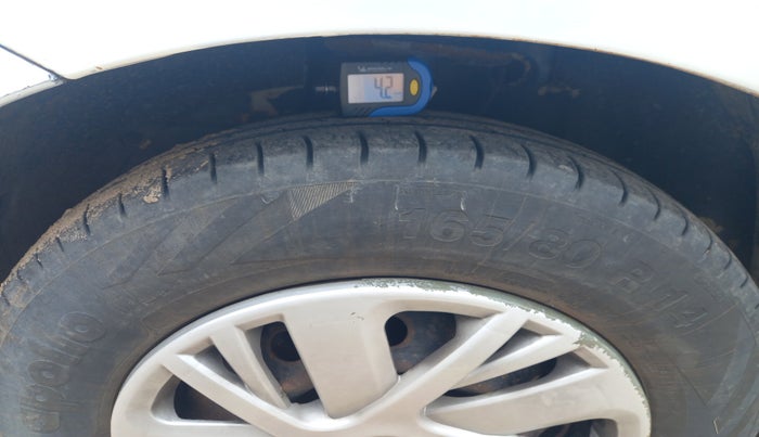 2018 Maruti Dzire VDI, Diesel, Manual, 1,21,195 km, tyre