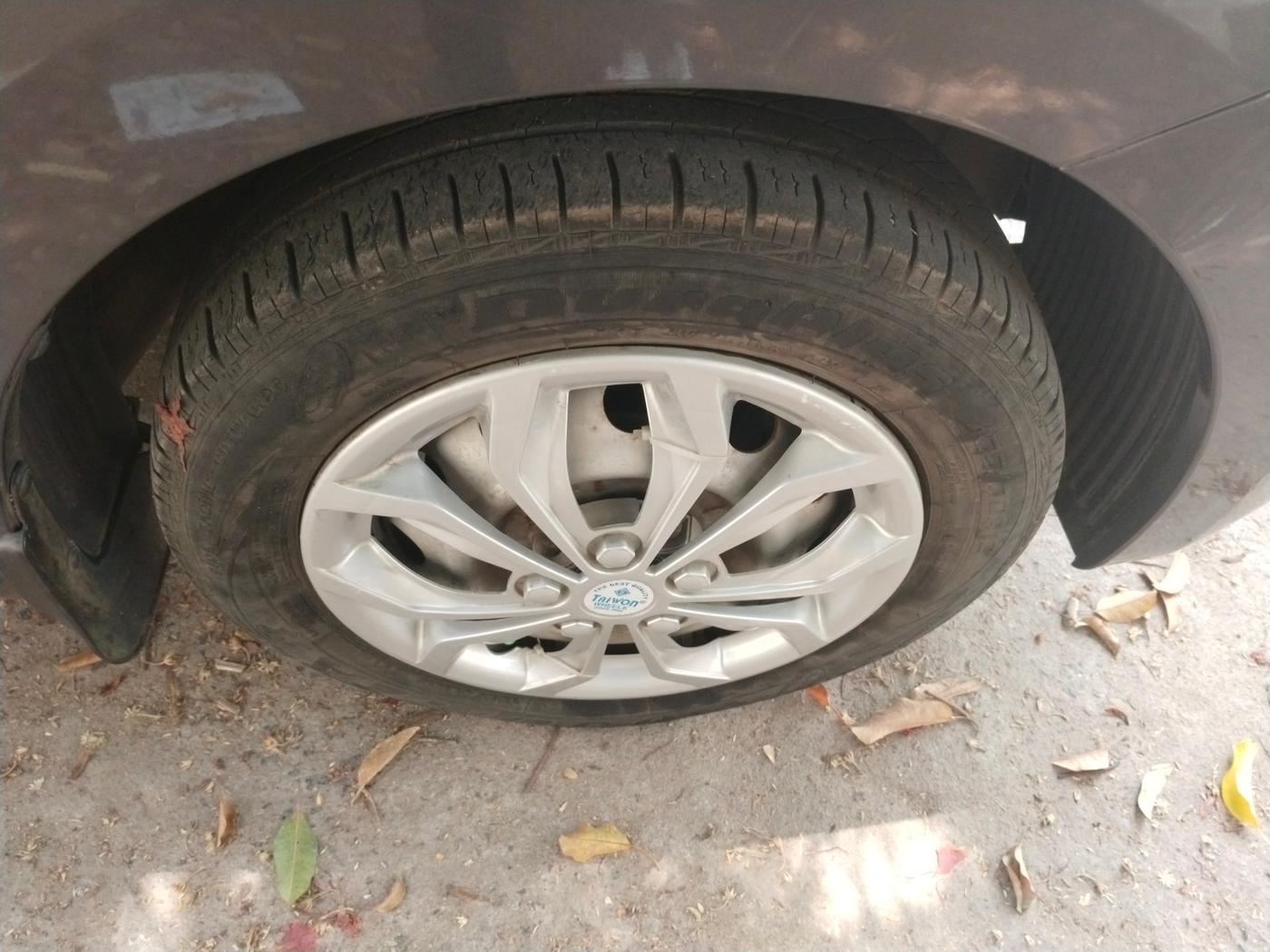 2018 Hyundai Eon ERA +, Petrol, Manual, 22,000 km, tyre